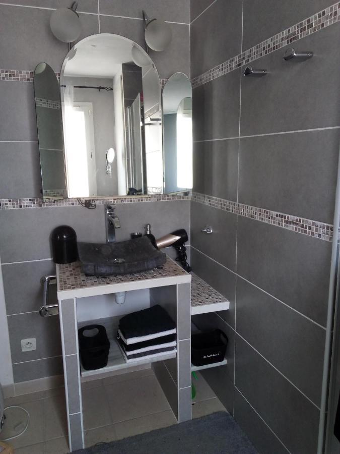 Les Coronilles Bed & Breakfast Бокер Екстериор снимка