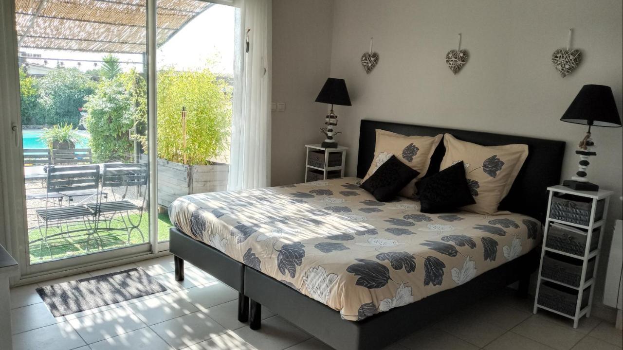Les Coronilles Bed & Breakfast Бокер Екстериор снимка