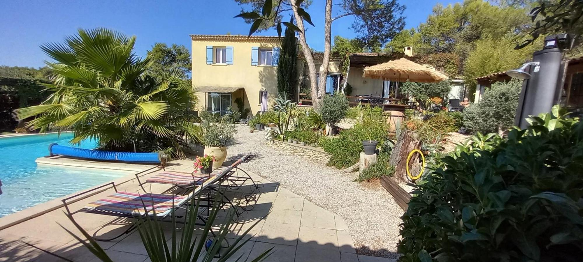 Les Coronilles Bed & Breakfast Бокер Екстериор снимка